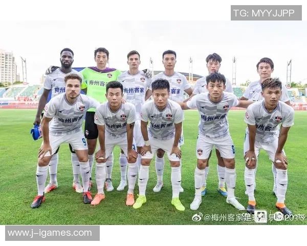 郭毅在足球领域的崛起与发展之路探讨与分析